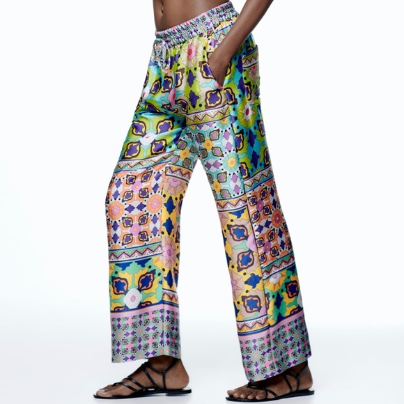 Zara Pants - ZARA PRINTED PAJAMA-STYLE PANTS SIZE XS